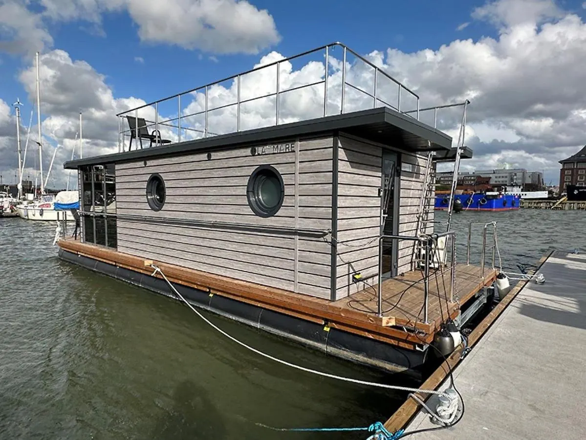 Båthotell Molloesund - Hausboot Im Herzen Von Goeteborg Hotell
